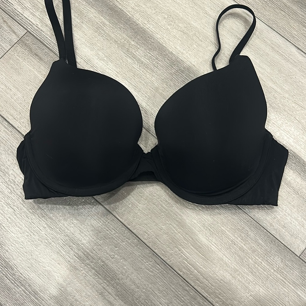 Victoria's Secret Black Push-Up Bra with Underwire Support